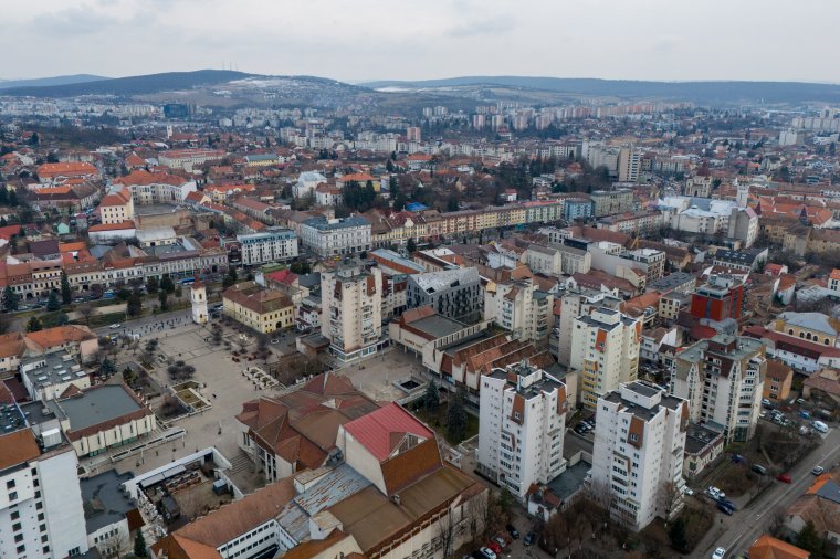 Marosvásárhely forró jövője: a fák és a magasabbra hagyott gyep lehetnek a megmentők