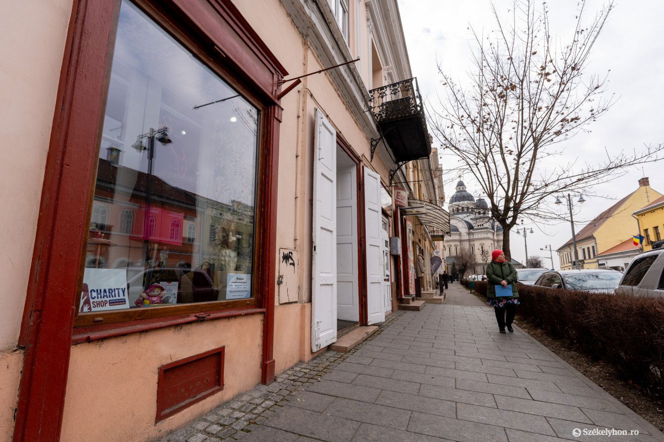 Már a kirakata is érdekes •  Fotó: Haáz Vince