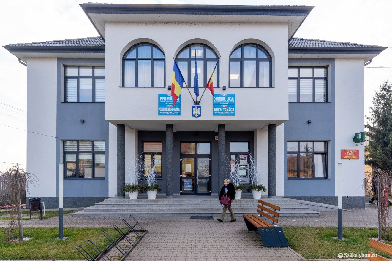 A polgármesteri hivatal is megújult •  Fotó: Haáz Vince
