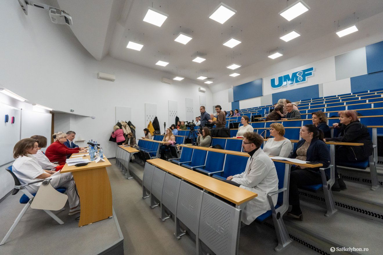 Sajtótájékoztató keretében beszéltek az új orvosi berendezések érkezéséről •  Fotó: Haáz Vince