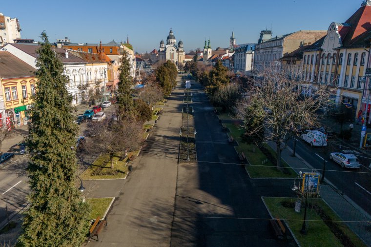 Nem költöztetik el a főtéri szobrokat, az ortodox katedrális sincs veszélyben Marosvásárhelyen