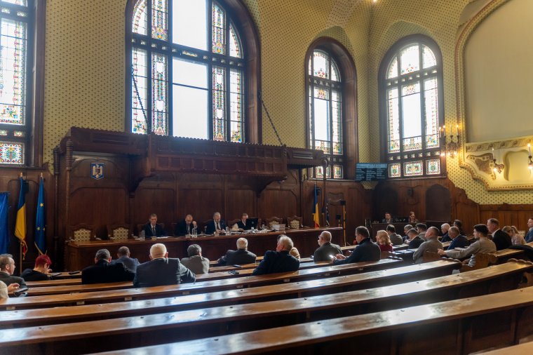 Hatvanöt millió lejt utal át a polgármesteri hivataloknak a Maros Megyei Tanács