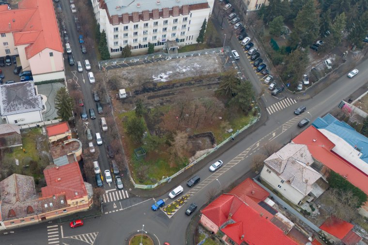 Zsákutcává alakul két fontos utca Marosvásárhelyen az épülő parkolóház miatt