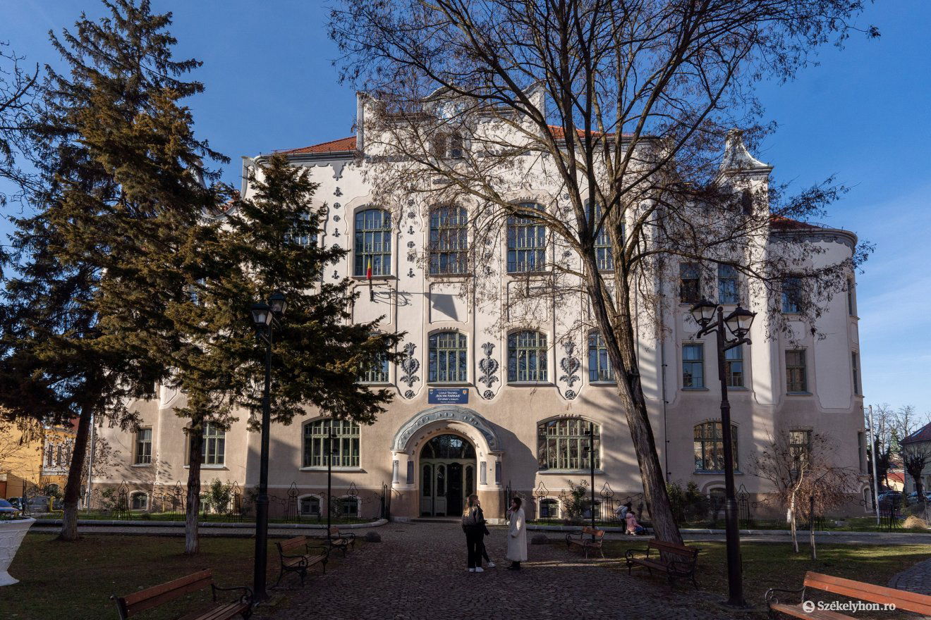 A marosvásárhelyi Bolyai Farkas Elméleti Líceum Székelyföld legnagyobb magyar iskolája •  Fotó: Haáz Vince