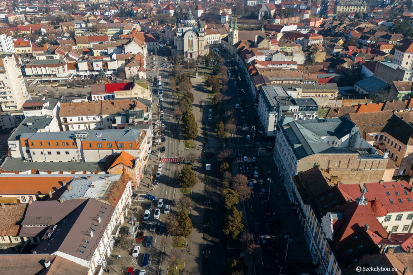 A középső sávot átalakítják, megújul a belváros •  Fotó: Haáz Vince