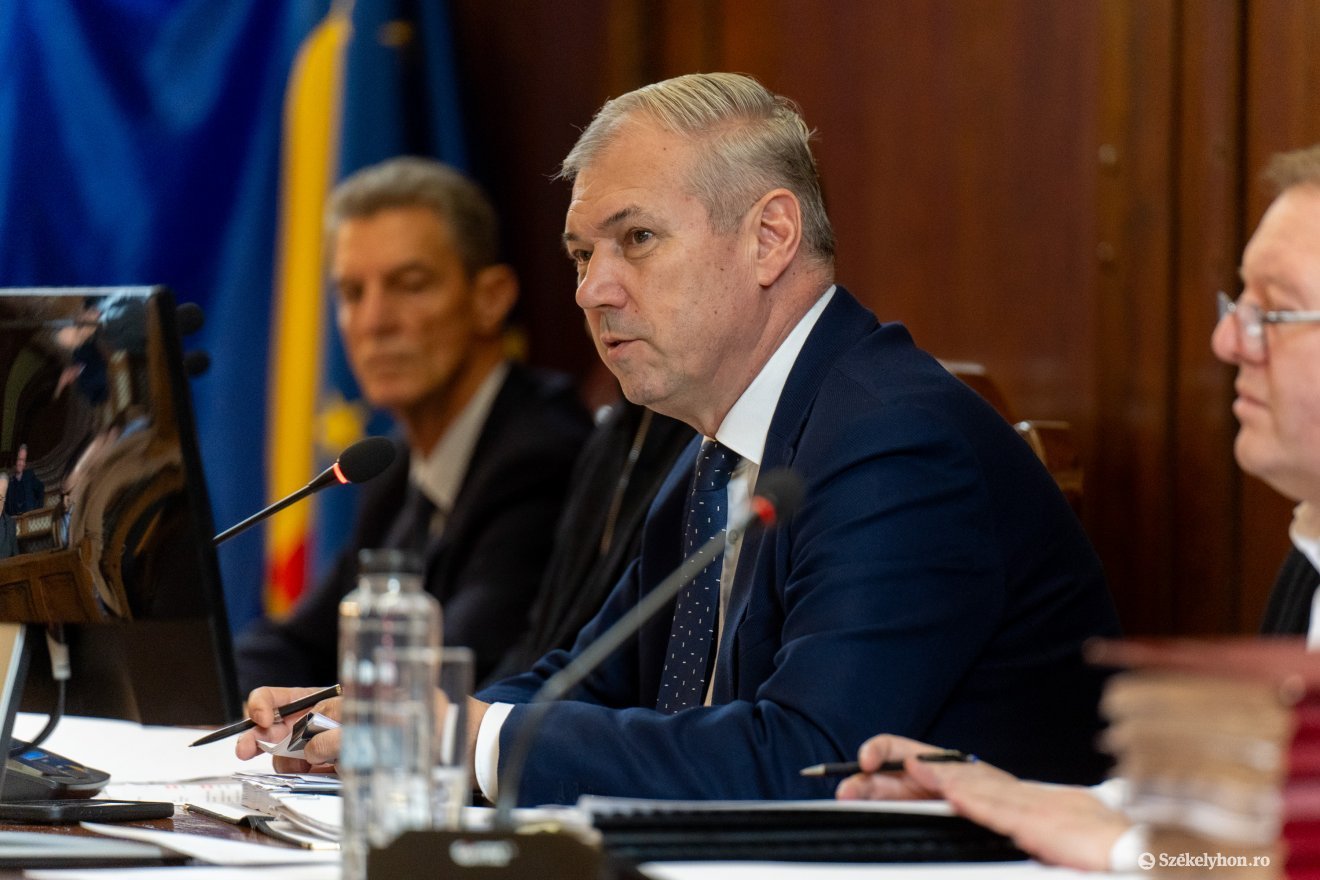 Péter Ferenc: senki nem veszíti el a munkahelyét a gyermekvédelmi rendszerben •  Fotó: Haáz Vince