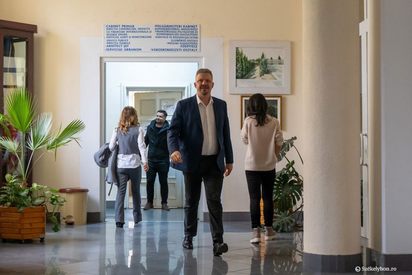 Térhessen vissza a városházára – kérik a petícióban •  Fotó: Haáz Vince