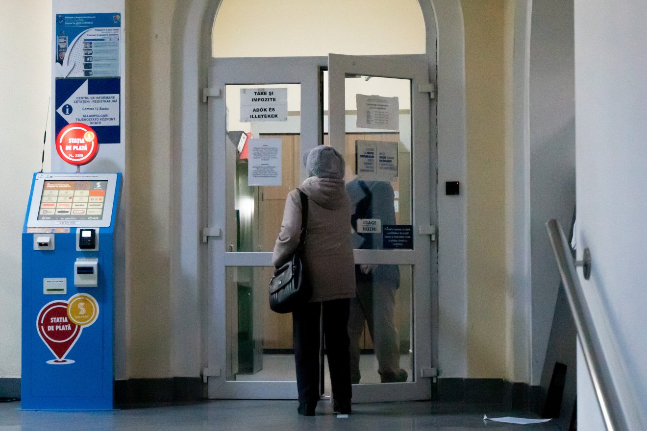 Maros megyében mintegy ezerötszáz közalkalmazotti állást kell megszüntetni