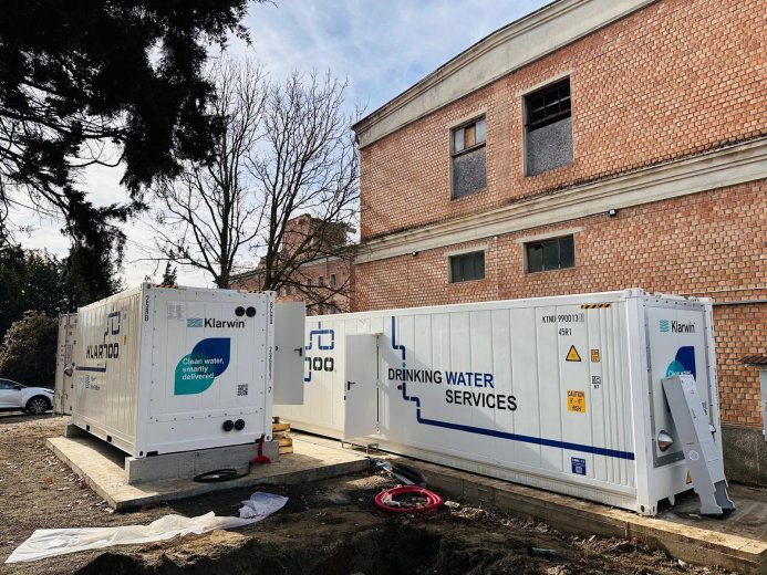 Marad a veszélyhelyzet a Kis-Küküllő mentén, próbasótalanítás Gyulakután