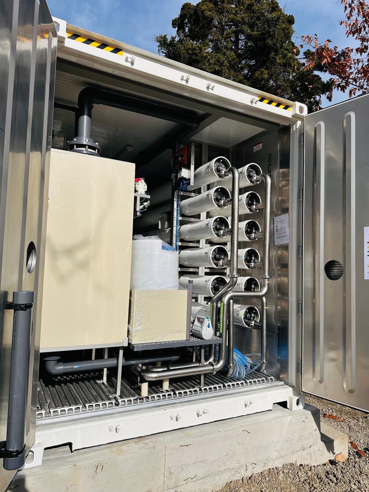 Szűrik a Kis-Küküllő vizét •  Fotó: Novák Levente közösségi oldala