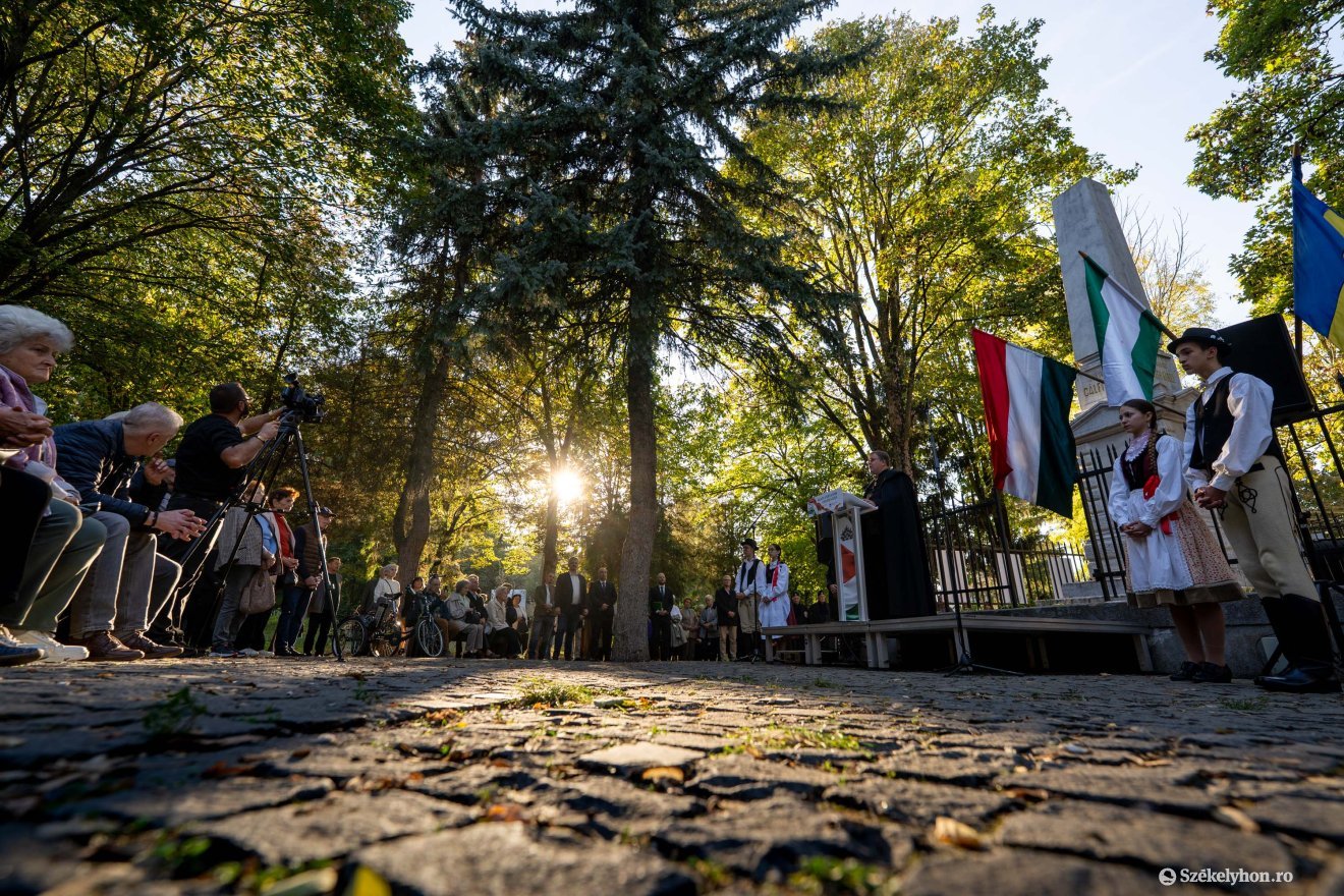 Kedden Marosvásárhelyen is megemlékeztek az aradi vértanúkra &bullet;  Fotó: Haáz Vince