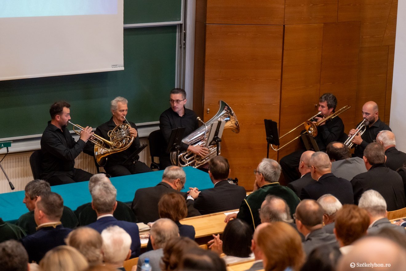 Az eseményt a Marosvásárhelyi Állami Filharmónia zenészeiből álló Neumarkt Brass Quintet előadása tette emlékezetesebbé &bullet;  Fotó: Haáz Vince
