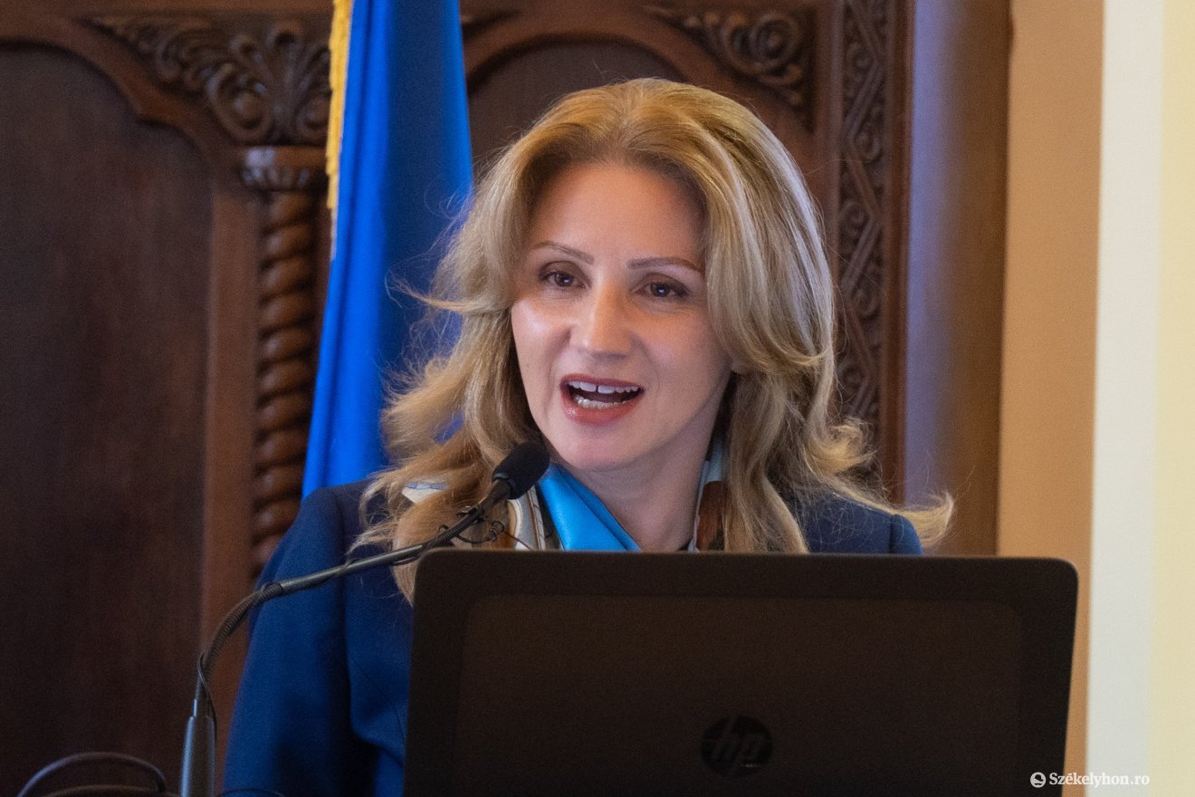 Mihaela Kardos rektorhelyettes köszöntötte a jelenlevőket &bullet;  Fotó: Haáz Vince