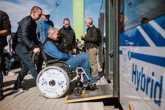 A fogyatékkal élők kihívásaiba kaptak betekintést a buszsofőrök