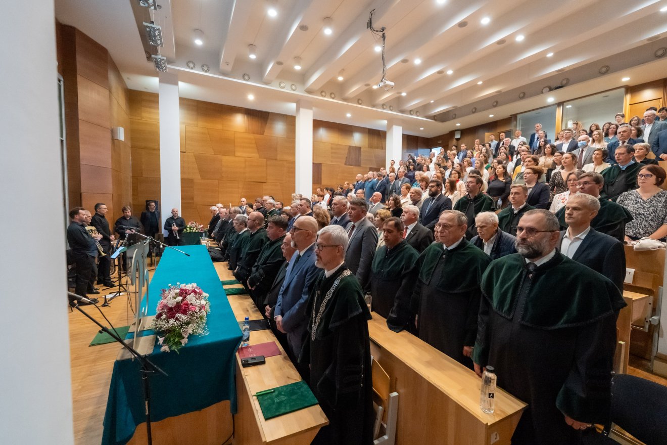 Ünnepelt az erdélyi magyar akadémiai közösség – negyedszázada nyitotta meg kapuit a Sapientia-EMTE