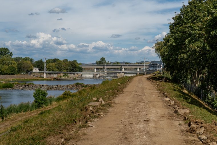 Sétányt alakítanak ki a Maros töltésén