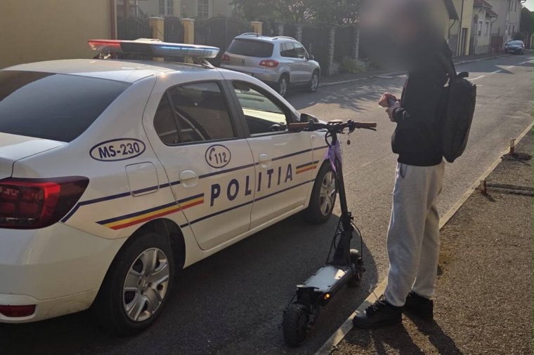 Kerékpárosokat, rollereseket, motorosokat ellenőriztek és bírságoltak a rendőrök