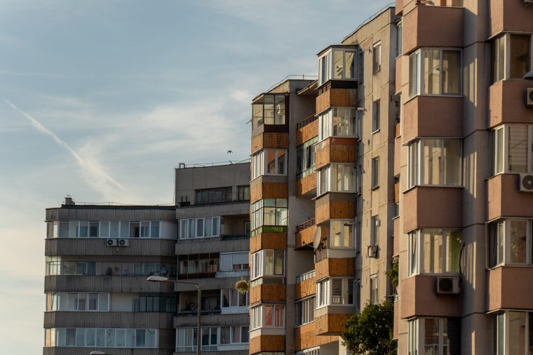 Ellenzi a PSD a lakások piaci értékén alapuló ingatlanadó 2027-re tervezett bevezetését