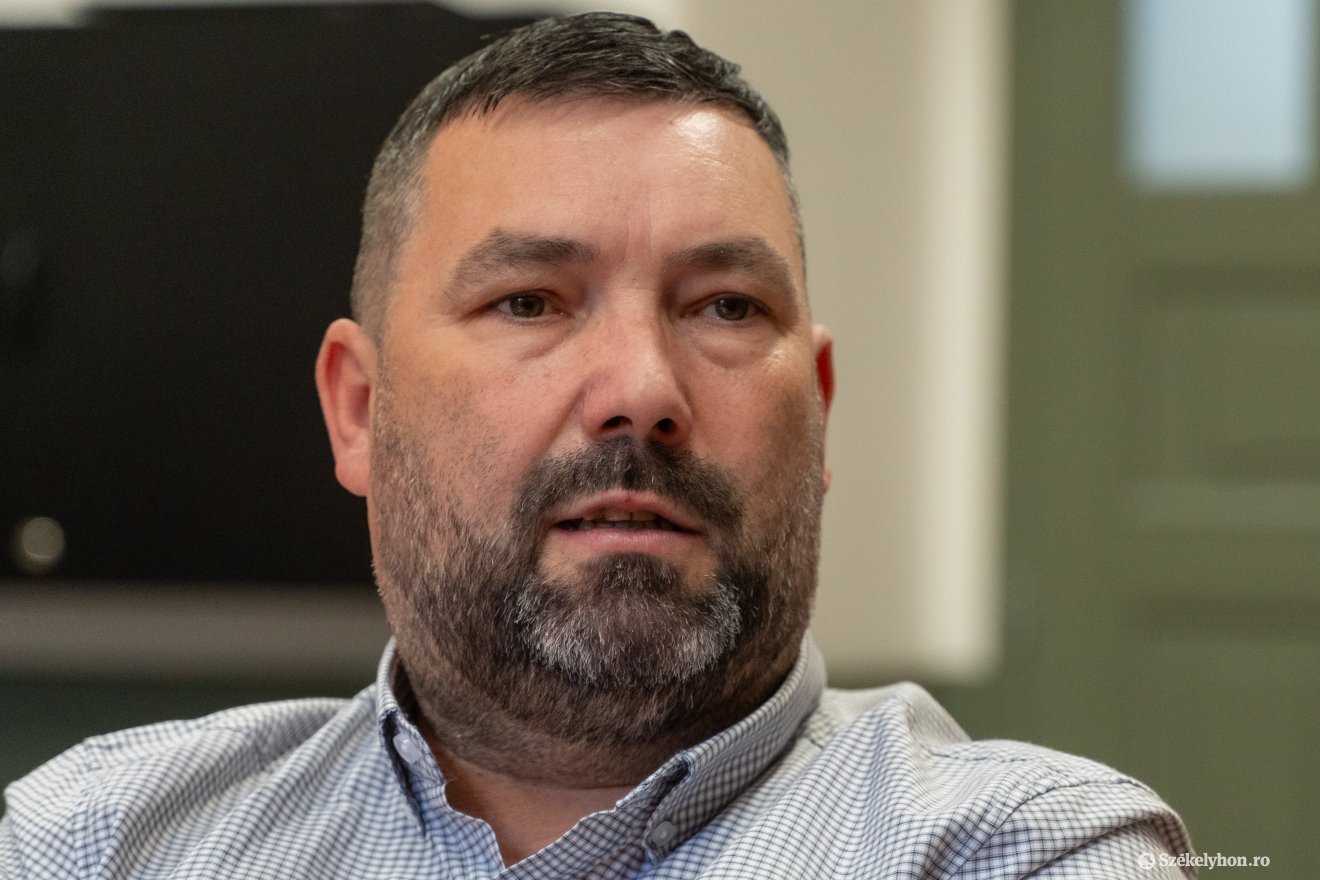 Benedek Zsolt, a  Marosvásárhelyi Református Kollégium igazgatója: az oktatásnak nagyobb gondjai is vannak, így a figyelem elterelődik a valóban lényeges kérdésekről &bullet;  Fotó: Haáz Vince