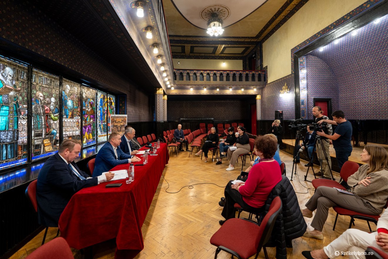 A Kultúrpalota Kistermében beszéltek a sajtónak a nemzetközi turnéról szerdán &bullet;  Fotó: Haáz Vince