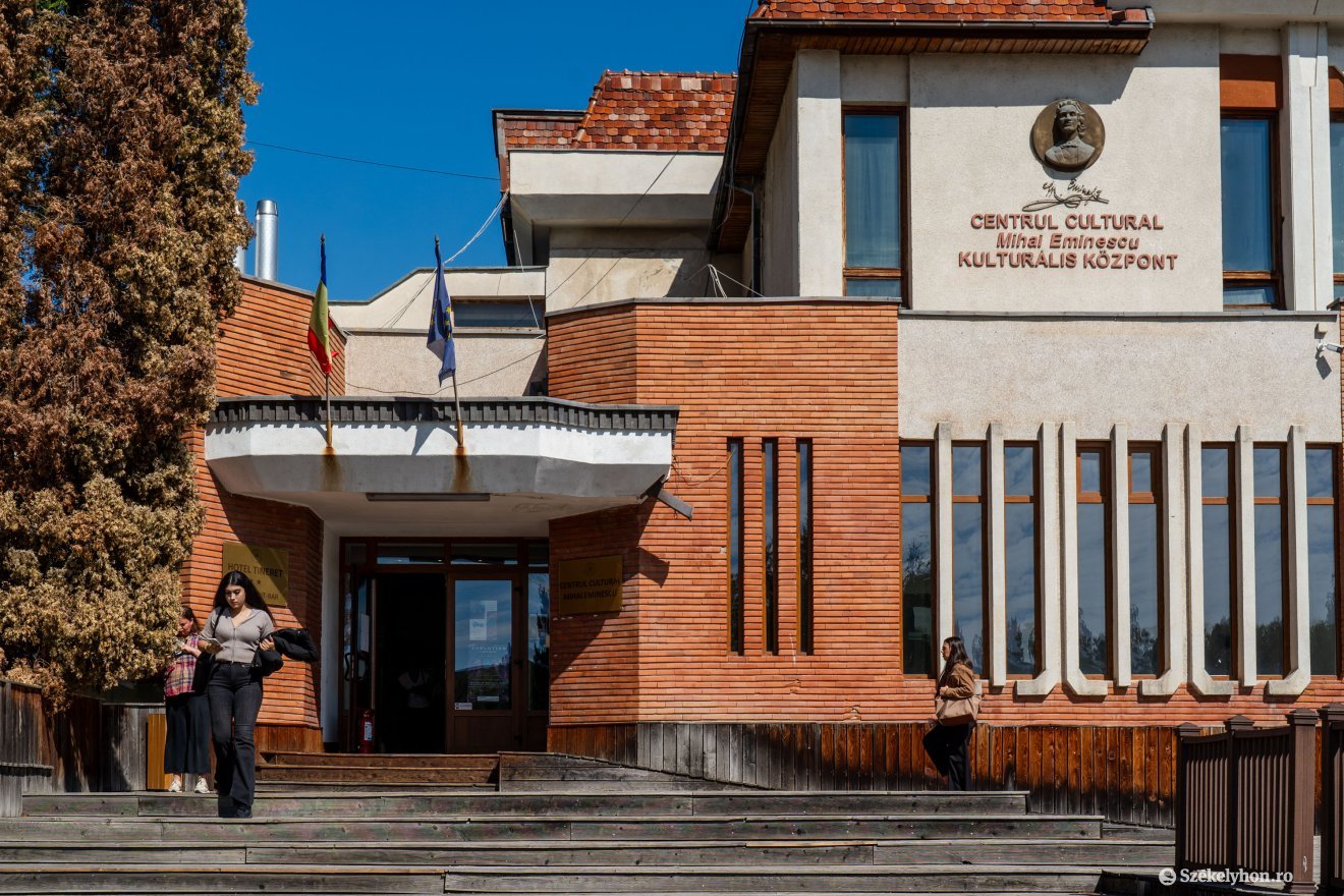 Első nap nem volt még sor a Mihai Eminescu Házban &bullet;  Fotó: Haáz Vince