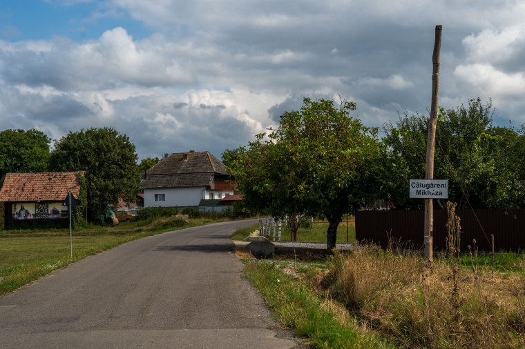 Mikháza: mulasztással vádolják a központ vezetőségét