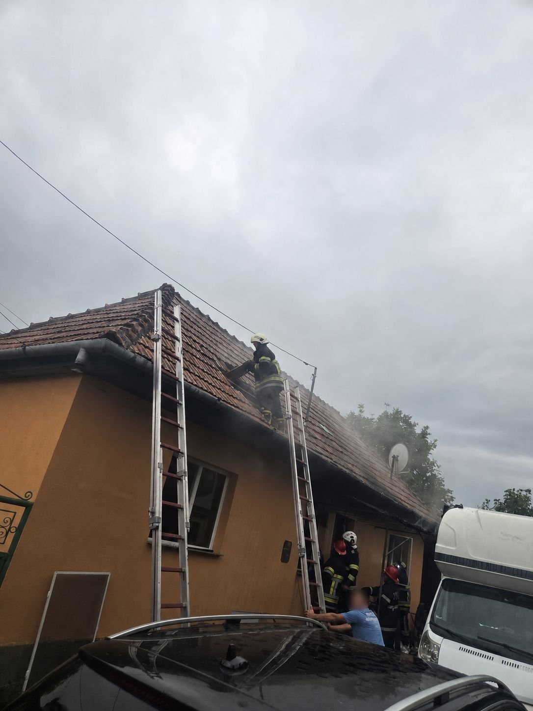 Lakástűz Kökösön &bullet;  Fotó: Kovászna megyei ISU