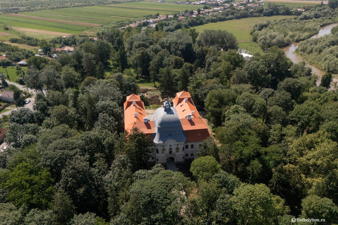 kastély