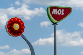 A magyar dízel ára jócskán a románé alatt van, és ezzel a budapesti kormány is dicsekszik