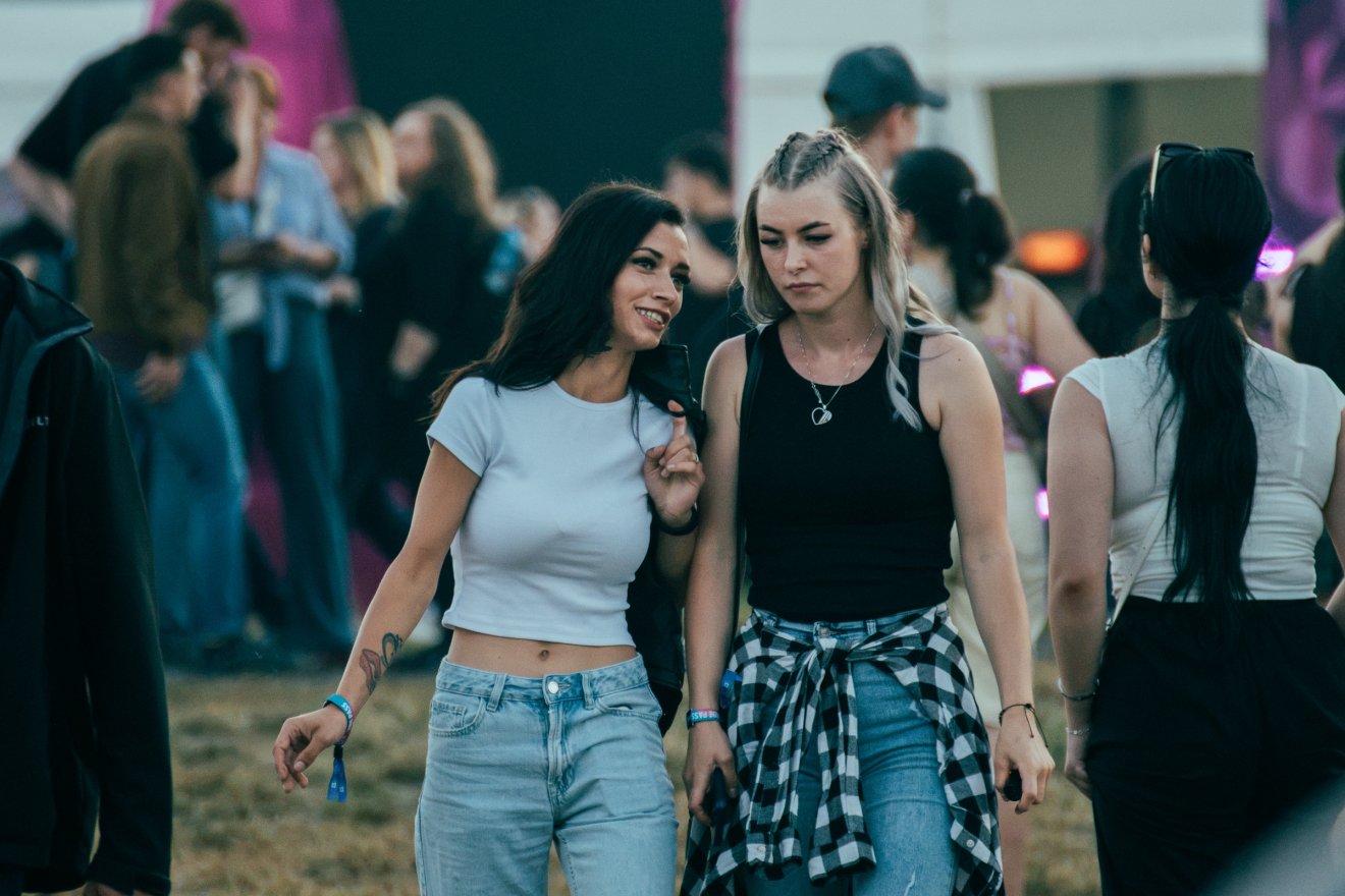 Ezrek buliztak pénteken is a Vibe Fesztiválon