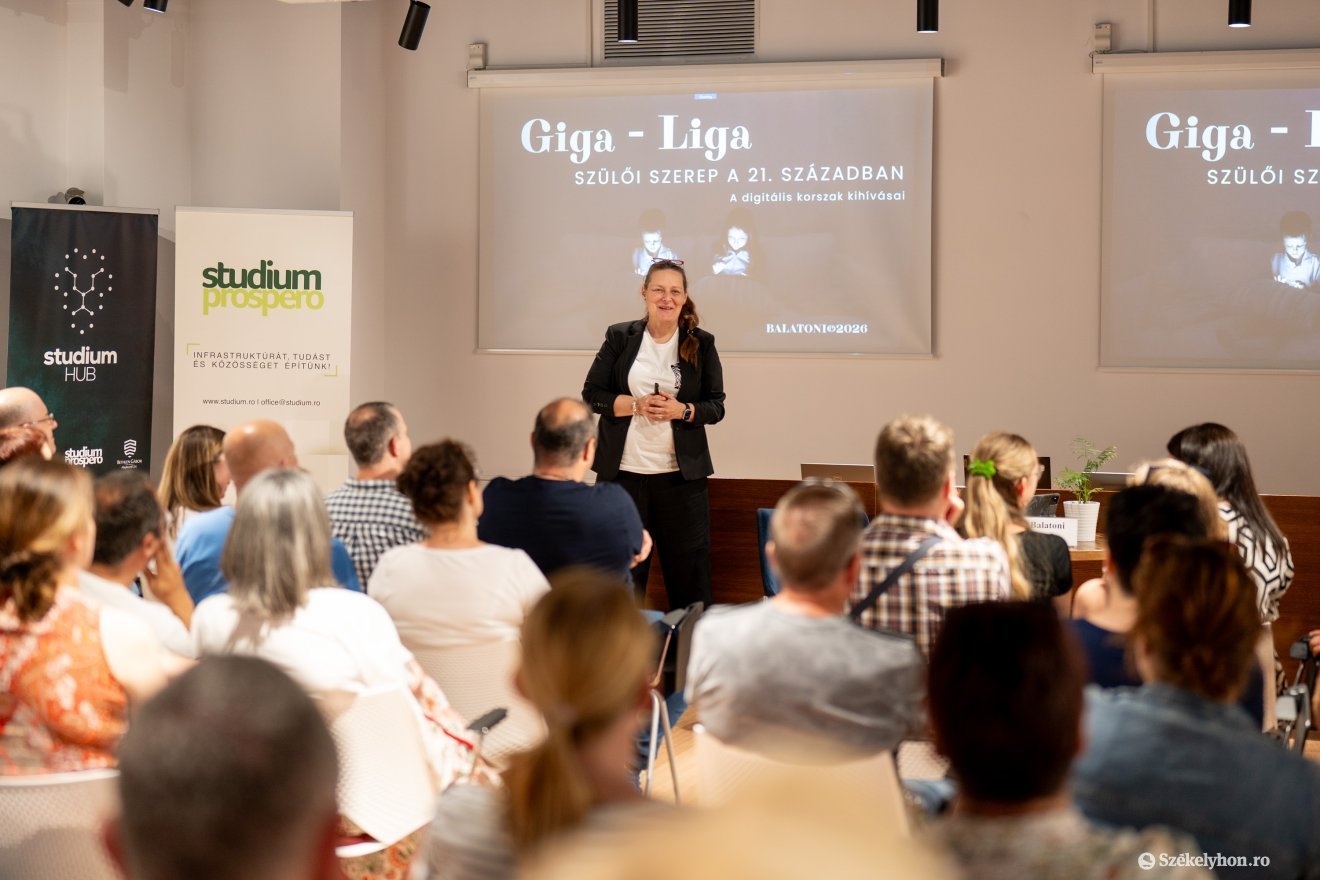 Balatoni Mónika: a gyerek már csecsemőkorától figyeli, ahogy szülője a telefon képernyőjéhez fordul ugyanolyan érzelmi intenzitással, mint hozzá &bullet;  Fotó: Haáz Vince