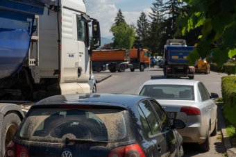 Az utakon is oda kell figyelni a kánikula miatt