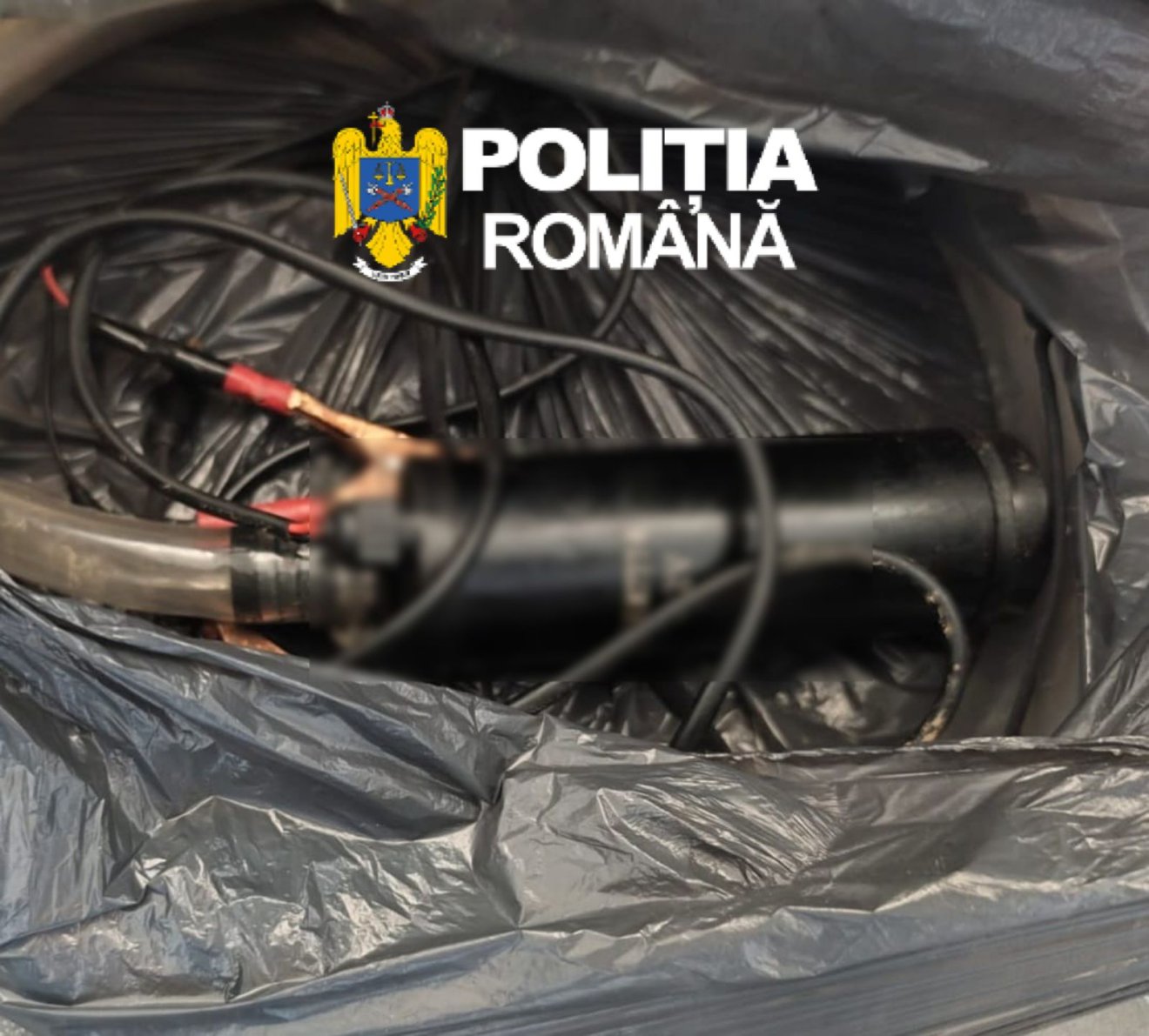 Több, a gázolaj lopásához használható eszközt is lefoglaltak • Fotó: Hargita megyei rendőrség