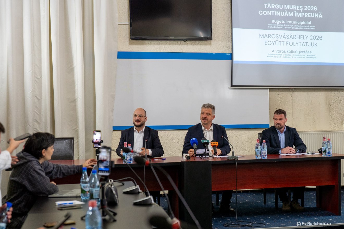 Bemutatta szerdán Marosvásárhely városvezetése az idei költségvetési terveket &bullet;  Fotó: Haáz Vince