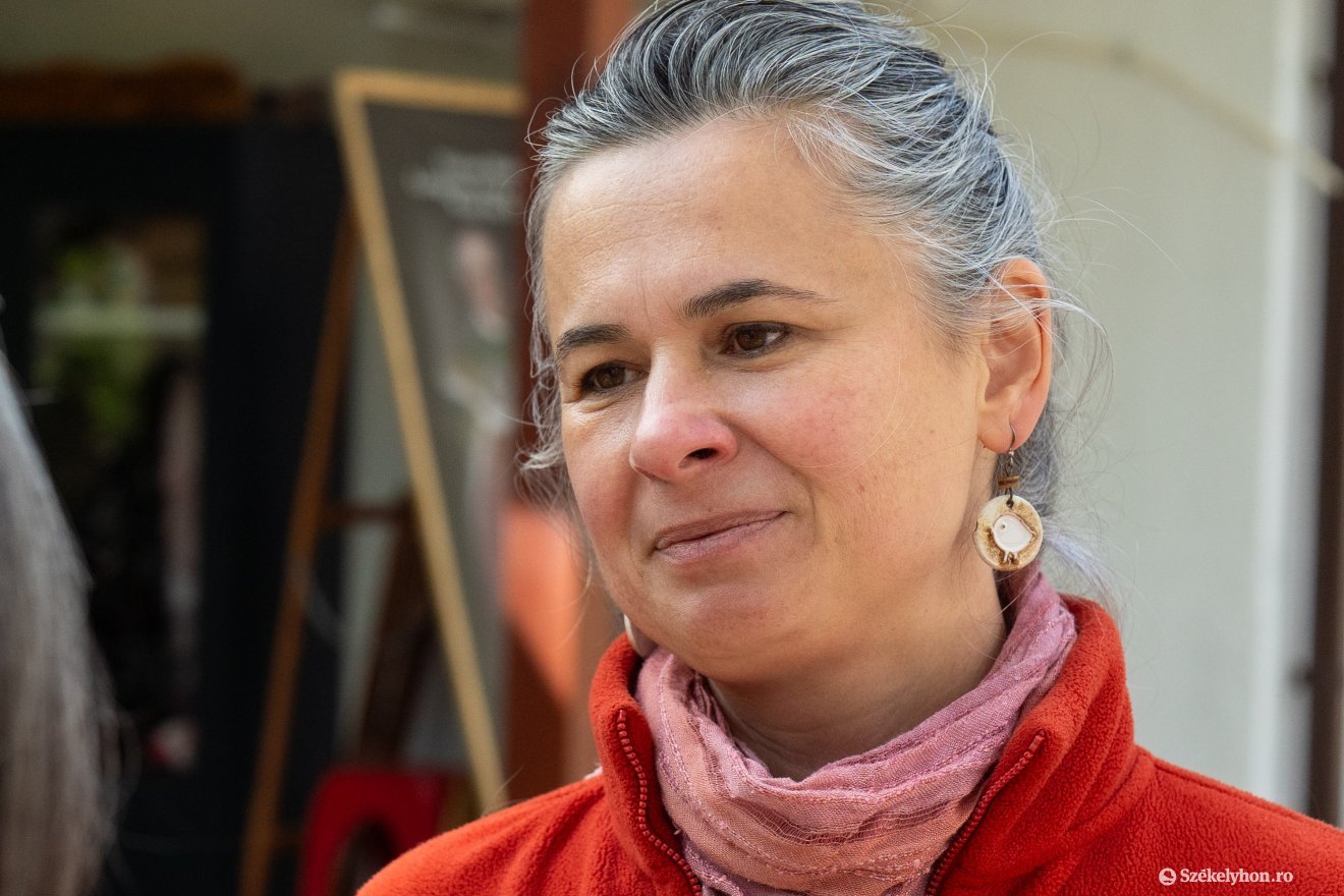 Papp Judit biológus: az emberek figyelmét olykor külön is fel kell hívni a környezetünkért érzett felelősségre &bullet;  Fotó: Haáz Vince