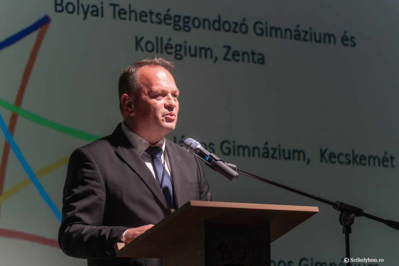 Hajdú Zoltán, a marosvásárhelyi Bolyai Farkas Elméleti Líceum igazgatója: a tanárok feladata az, hogy a Bolyaiak szellemiségét tovább örökítsék • Fotó: Haáz Vince