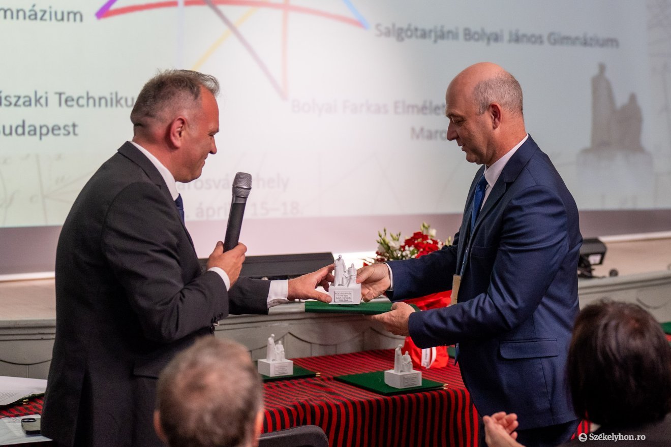 Elismerték az egykori iskolaigazgatók munkáját, akik aláírták 2005-ben az együttműködési szerződést &bullet;  Fotó: Haáz Vince