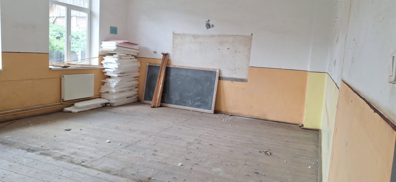 Teljesen felújítják az osztálytermeket is &bullet;  Fotó: Mikefalvi Polgármesteri Hivatal