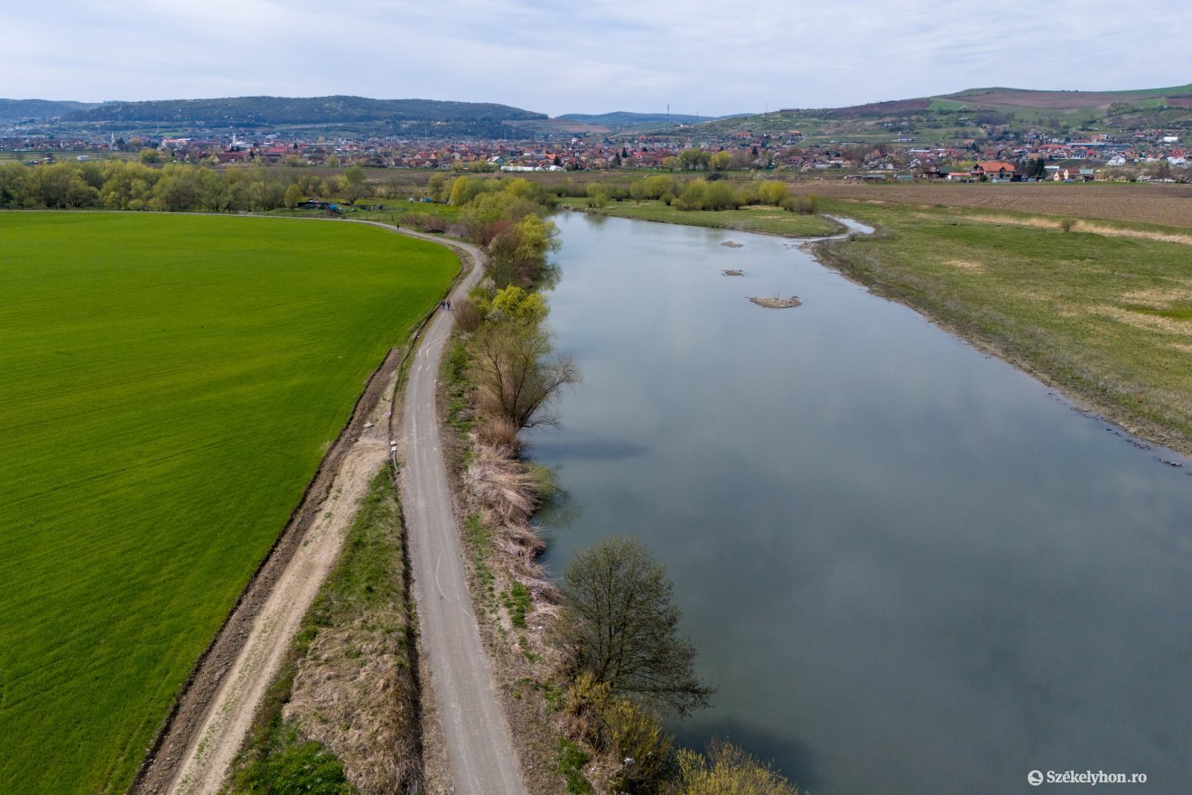 Szép környezetben és biztonságosan lehet majd bringázni &bullet;  Fotó: Haáz Vince