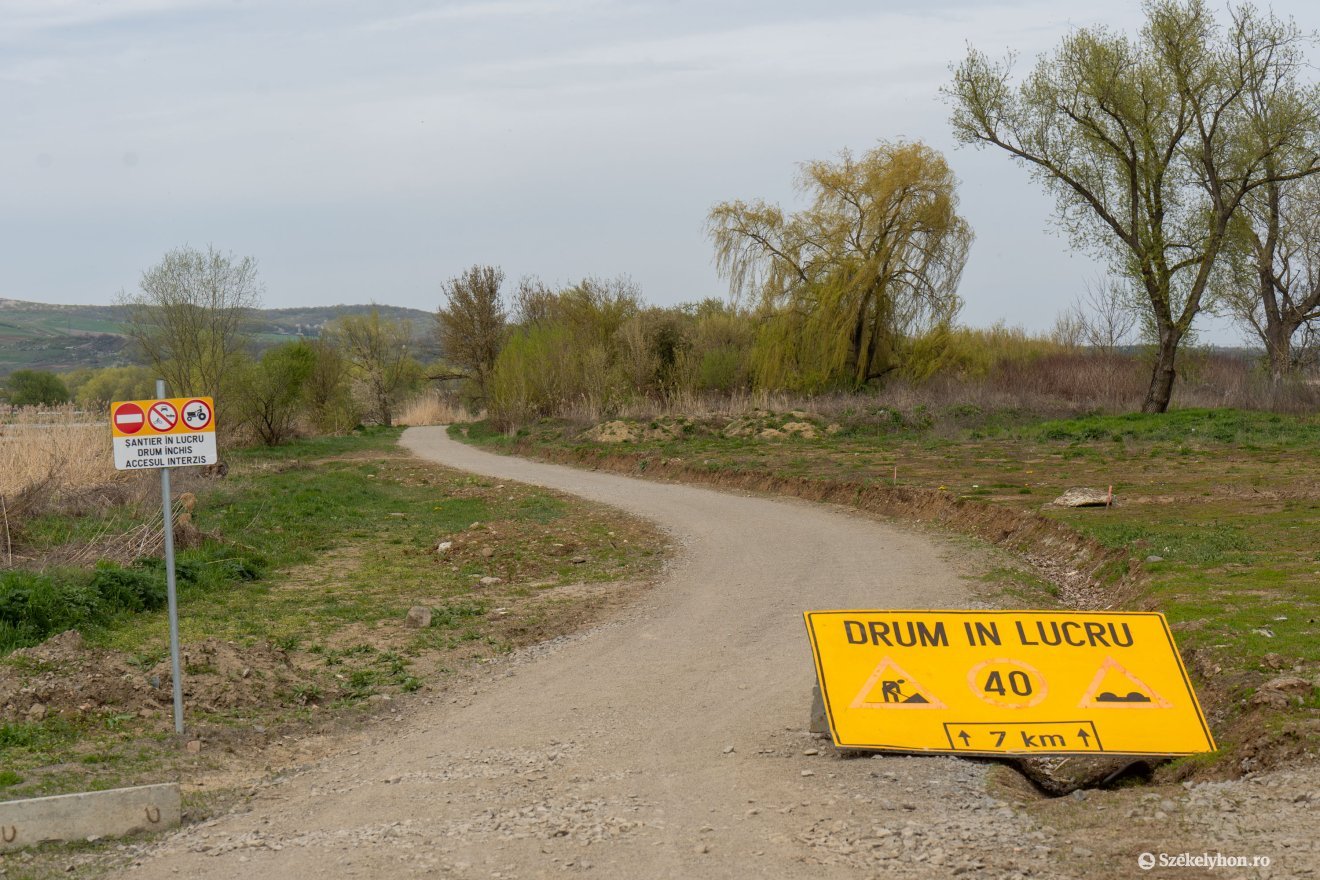 Ha elkészül, akkor az autók nem hajthatnak majd rá &bullet;  Fotó: Haáz Vince