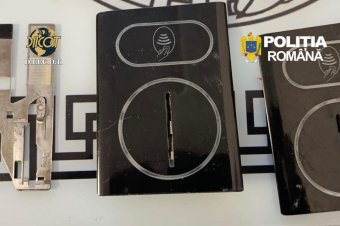 Bankkártya hamisításra alkalmas eszközöket foglalt le a DIICOT Maros megyében