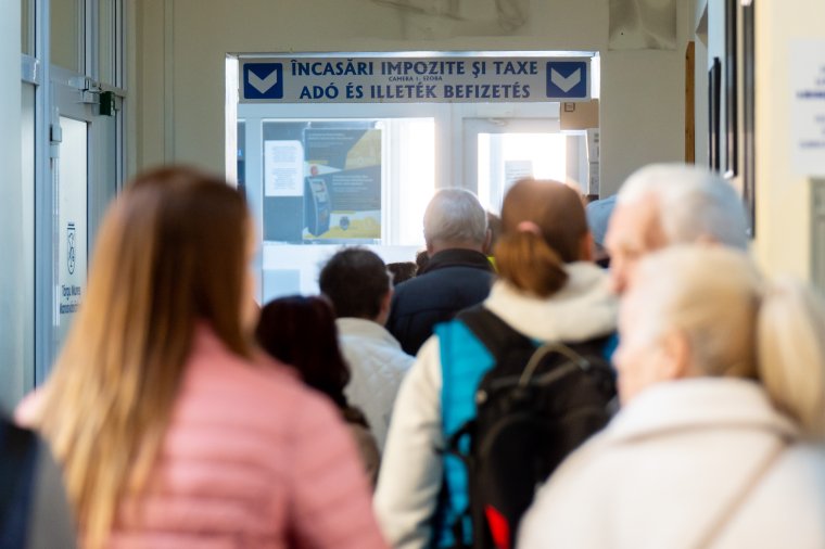 Adófizetés: tömegekre számítanak a pénztáraknál