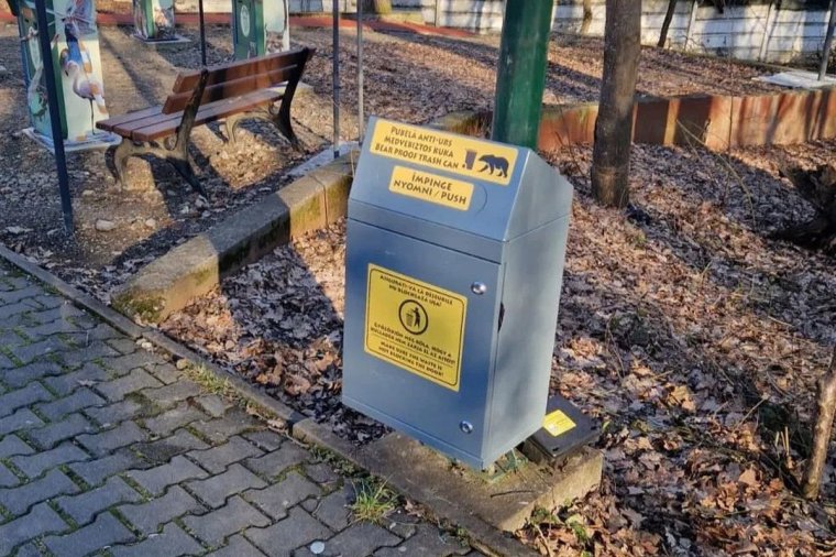 Zárható kukák a Somostetőn a medvék miatt