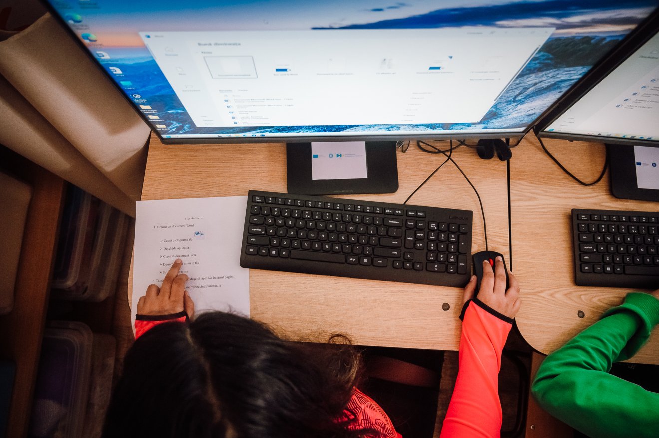 Modern informatikai laboratóriumokat szereltek fel az érintett iskolákban &bullet;  Fotó: Bereczky Sándor