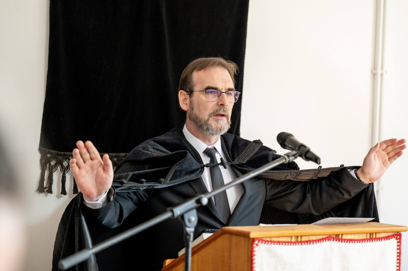 Kolumbán Vilmos református püspök &bullet;  Fotó: Erdélyi Református Egyházkerület - Kiss Gábor