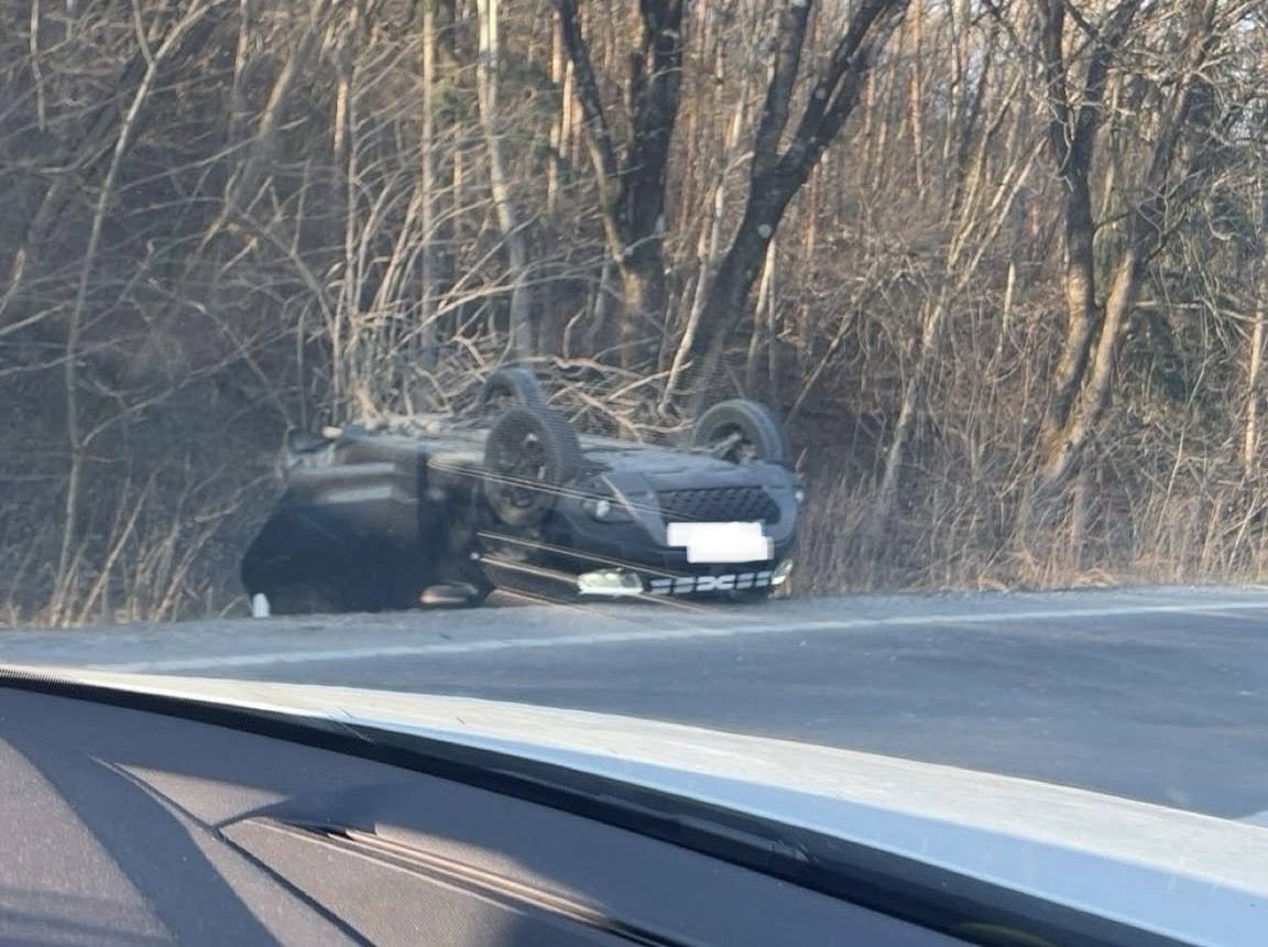 Disznajó közelében borult fel az autó &bullet;  Fotó: InfoMures24