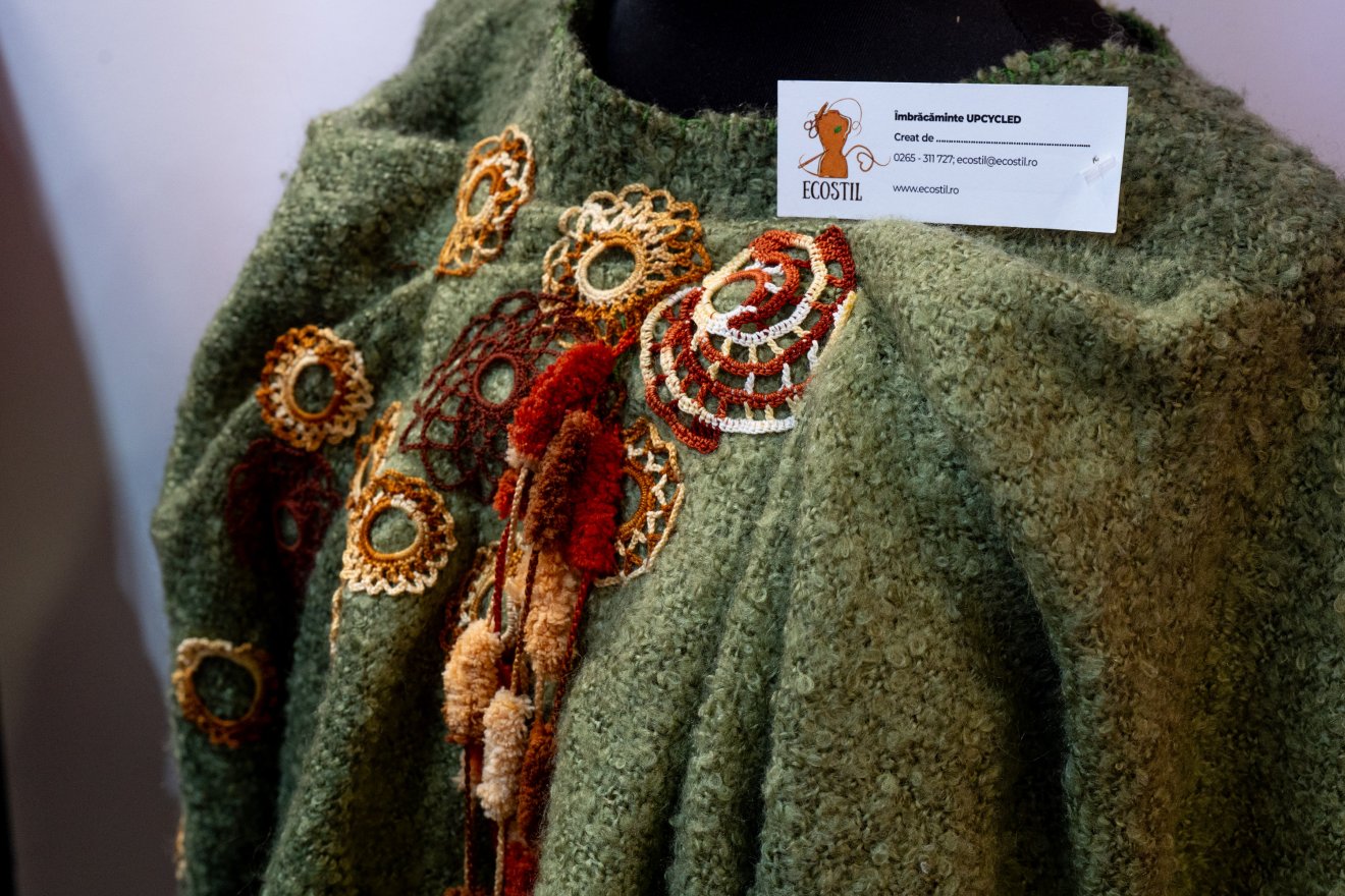 Felújított, átalakított ruhák is várják az érdeklődőket &bullet;  Fotó: Haáz Vince