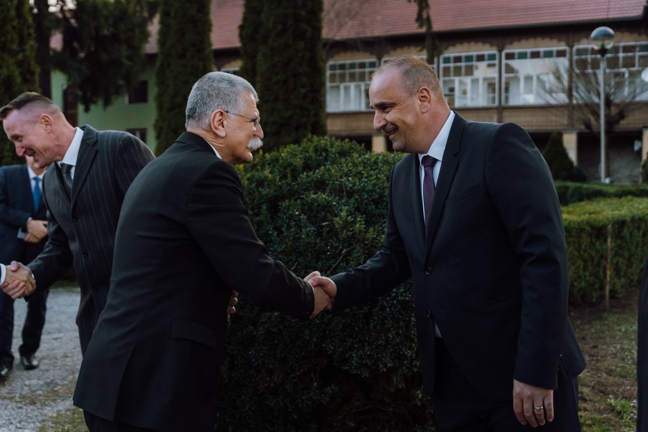 Kövér Lászlót Csibi Attila Zoltán, a Maros megyei RMDSZ elnöke fogadta &bullet;  Fotó: Csibi Attila Zoltán közösségi oldala