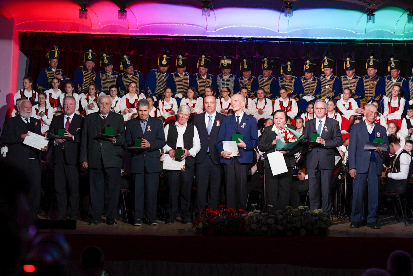 Az idei Könyv és gyertya díjazottak &bullet;  Fotó: Haáz Vince