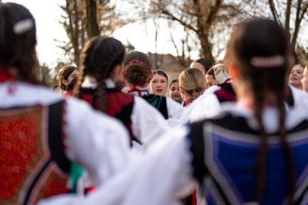 Így mutatnak a székelyek piros-fehér-zöldben március 15-én